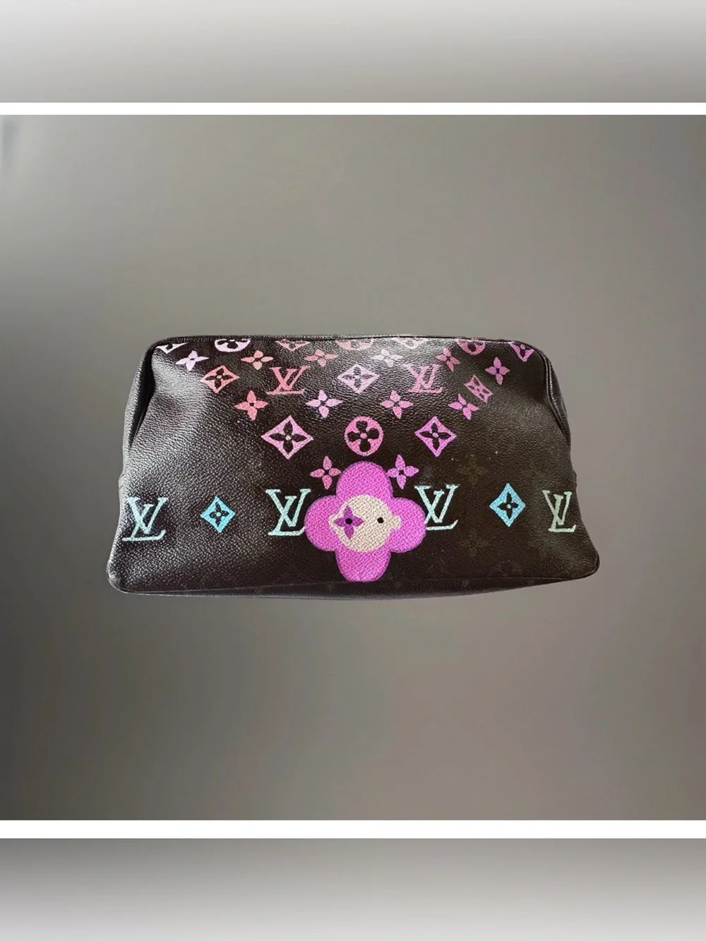 LOUIS VUITTON Trousse Toilette 28 Mono hand painted Toiletry Pouch M47522